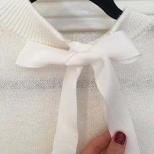 {NWT} Ann Taylor cream sweater. Bow tie in back.